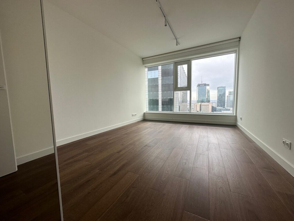 Nowoczesne wykończenie wnętrz w Krakowie – remont apartamentu z naturalnymi materiałami – Sagan-Bud