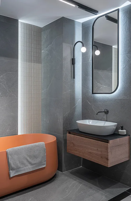 Remont łazienki w Krakowie – nowoczesna aranżacja z naturalnymi materiałami – Sagan-Bud